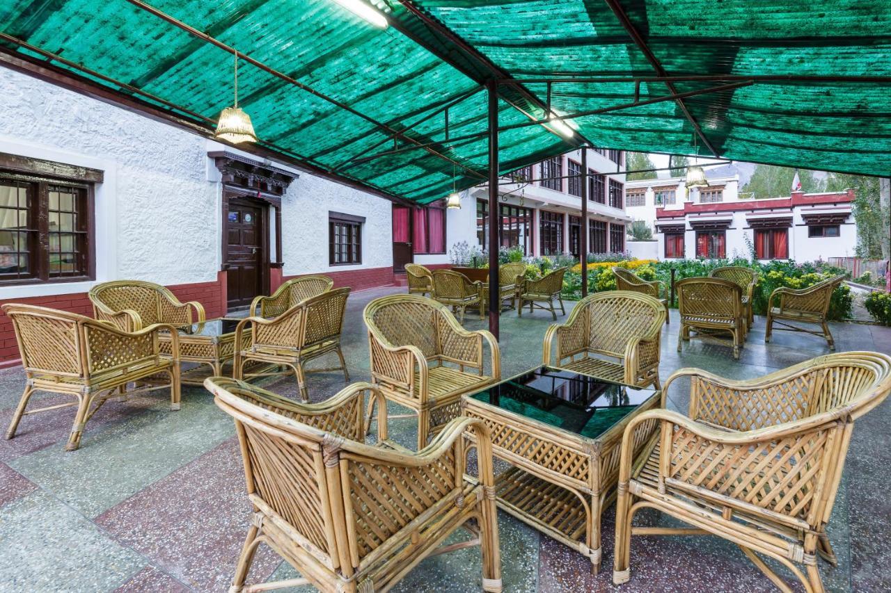 Hotel Asia Лех Экстерьер фото