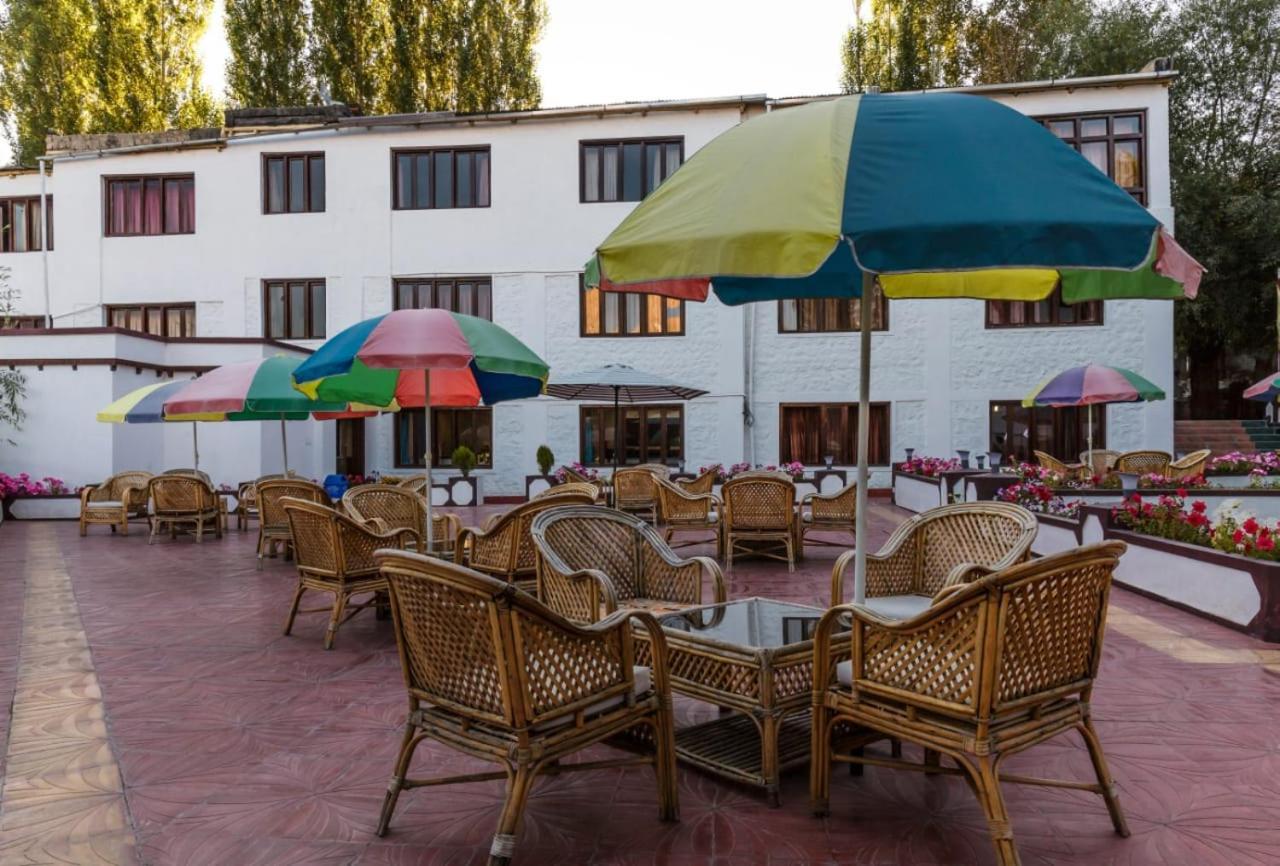 Hotel Asia Лех Экстерьер фото