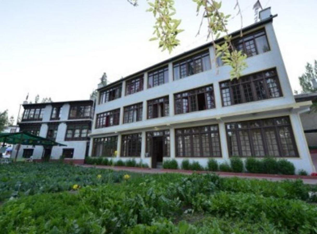 Hotel Asia Лех Экстерьер фото